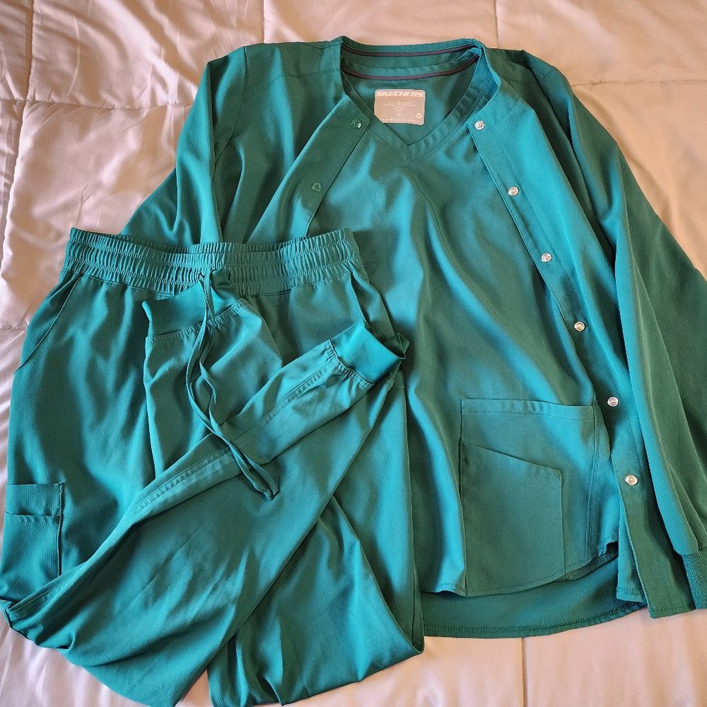 Sketchers Scrub set